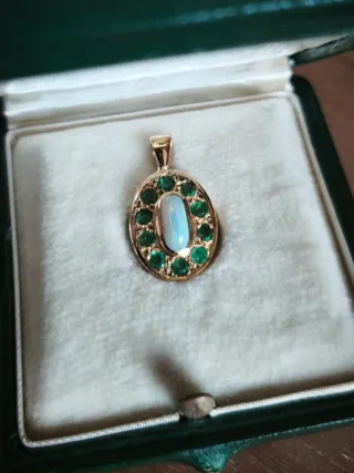 Colgante Oro Ópalo y Esmeraldas