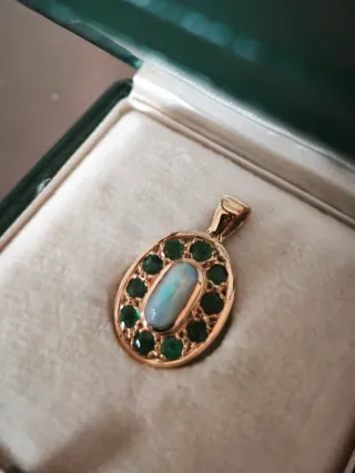 Colgante Oro Ópalo y Esmeraldas