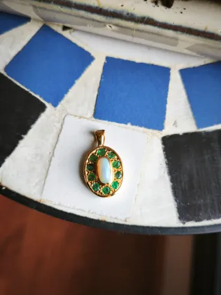 Colgante Oro Ópalo y Esmeraldas