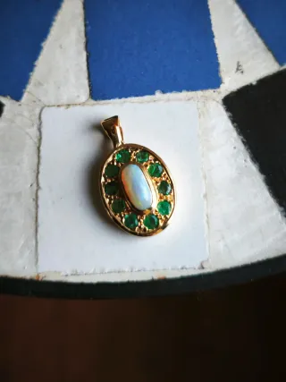 Colgante Oro Ópalo y Esmeraldas