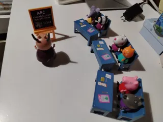Escuela Peppa Pig con figuras