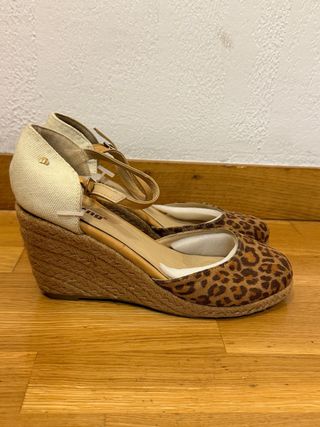 Sandalias con cuña de leopardo, 8cm