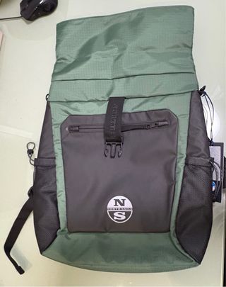 Mochila North Sails Roll Top Negra y Verde