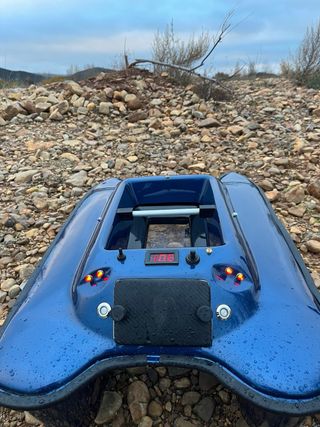 Barco cebador Alfa GPS y Sonda