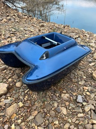 Barco cebador Alfa GPS y Sonda