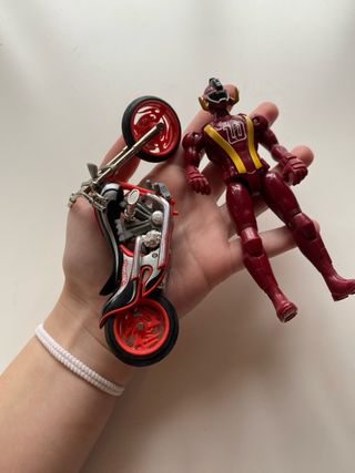 Lote di auto e giocattoli