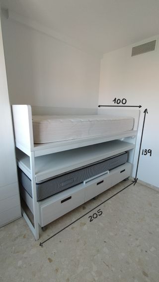 Cama alta juvenil con escritorio y cajones