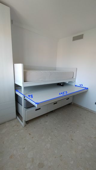 Cama alta juvenil con escritorio y cajones