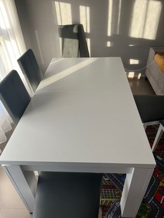Mesa de comedor blanca extensible