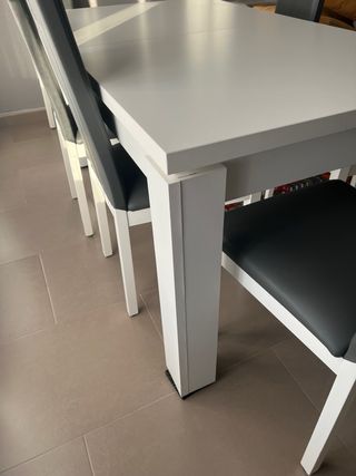 Mesa de comedor blanca extensible