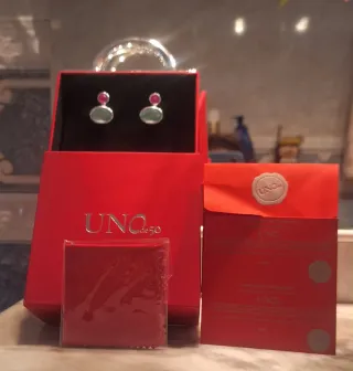 Pendientes Uno de 50 Verdes y Rosas