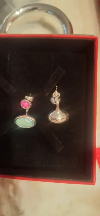 Pendientes Uno de 50 Verdes y Rosas