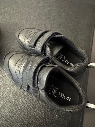 Confezione di scarpe sportive per bambini + REGALO