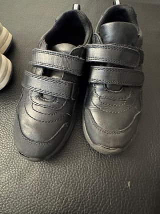 Confezione di scarpe sportive per bambini + REGALO