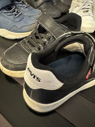 Confezione di scarpe sportive per bambini + REGALO