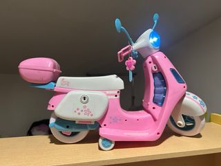 Moto Nancy con ropa y casco