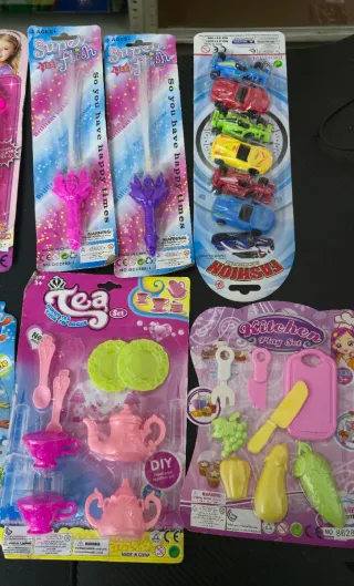 Lote di vari giocattoli.