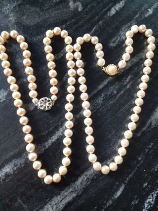 Collane di perle con chiusure dorate e argentate