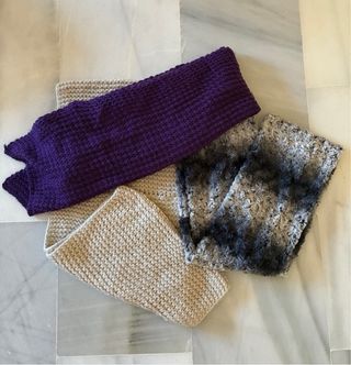 Varios lotes de 3 bufandas por 2€ cada uno