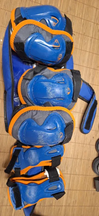 Patines en línea y protecciones infantiles