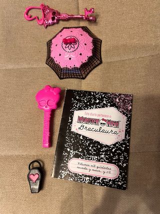Muñeca Monster High Draculaura con Accesorios