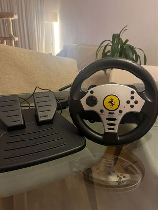 Volante Ferrari Thrustmaster Universal Challenge