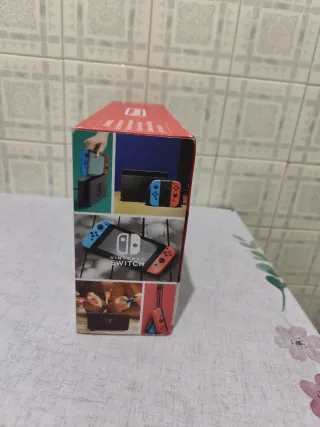 Nintendo Switch 32GB con scatola e accessori