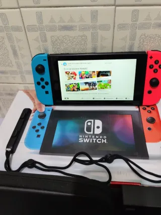 Nintendo Switch 32GB con scatola e accessori