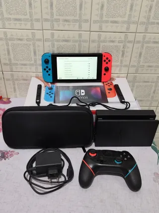 Nintendo Switch 32GB con scatola e accessori