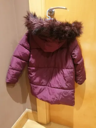 Chaqueta acolchada granate con gorro