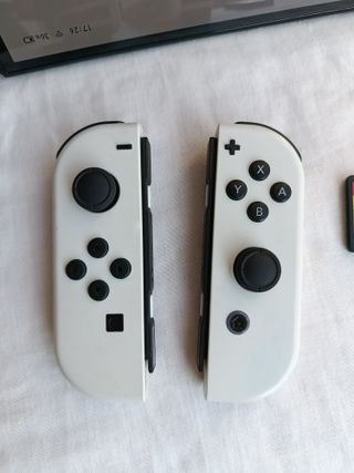 Nintendo Switch OLED con giochi