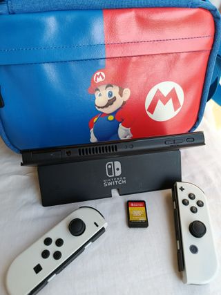 Nintendo Switch OLED con giochi