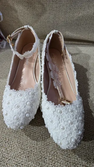 Zapatos de fiesta Crystal Queen blancos con perlas