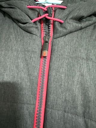 Chaqueta Superdry gris capucha mujer