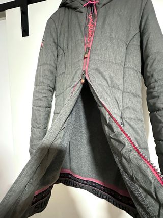 Chaqueta Superdry gris capucha mujer