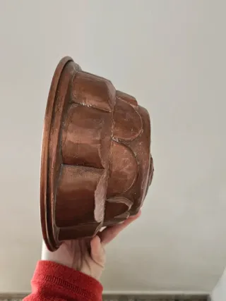 Stampo in rame antico con scoiattolo