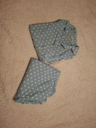 Pijama polar calentito lunares