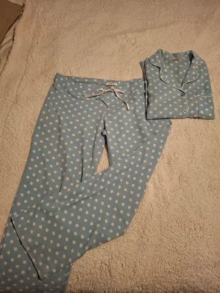 Pijama polar calentito lunares