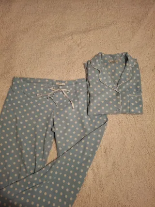 Pijama polar calentito lunares