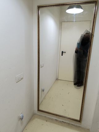 Espejo grande con marco dorado hecho a medida