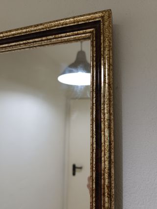 Espejo grande con marco dorado hecho a medida