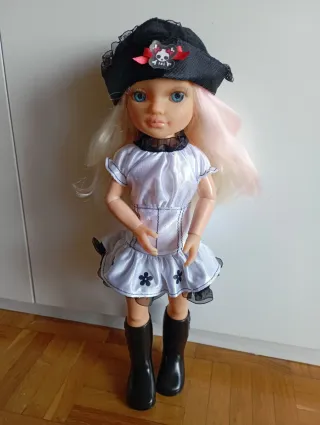 Ropa Nancy Pirata y Vestido Hannibal Laguna