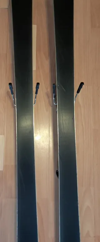 Esquís Rossignol con bastones y funda 162 cm