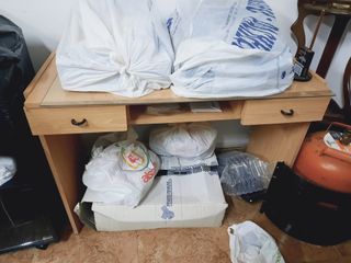 Estanterías, mesas, muebles...ESCUCHO OFERTAS