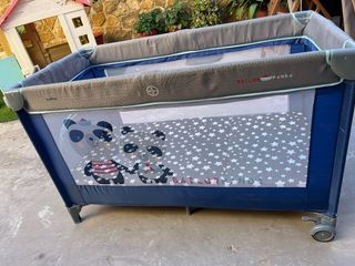 Cuna de viaje plegable