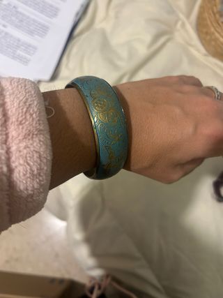 Pulsera metal turquesa y dorada diseño floral