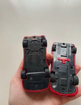 2 Coches Ferrari Rojos