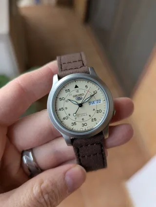 Reloj Seiko 5 Militar Beige SNK803