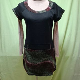 Vestido Dosis negro con falda tweed