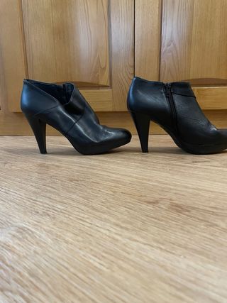 Botín Patricia Miller Piel Negra T39